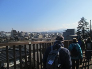 IMG_6680桜橋への坂