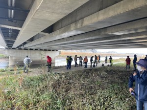 IMG_8929急な雨で雨宿り